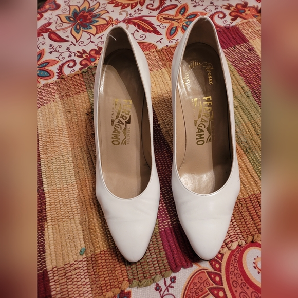 SALVATORE Ferragamo - Picture 2 of 11